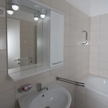 Verunic 14286c Apartment Veli Rat